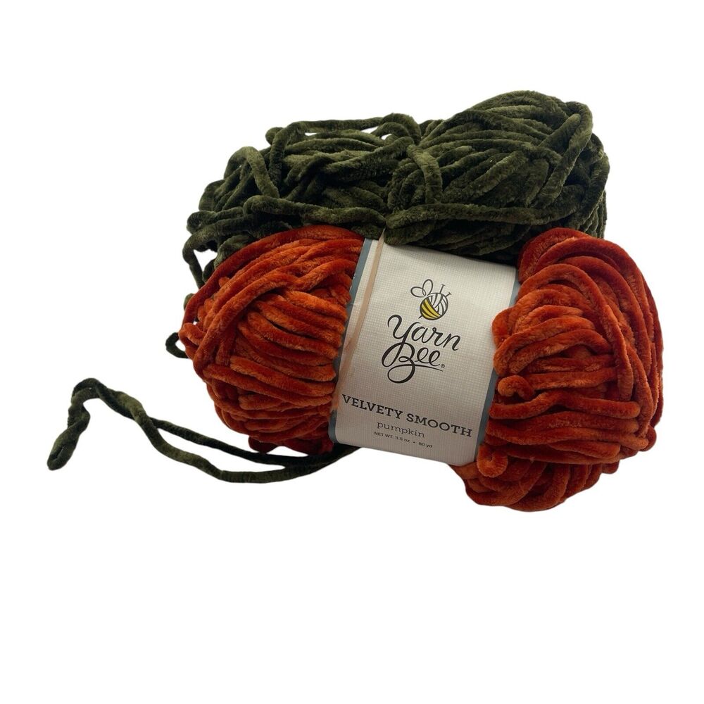 Yarn Bee‎ Velvety Smooth Pumpkin Orange & Green Yarn Skein Lot Of 2 3.5 Oz 80 Yd